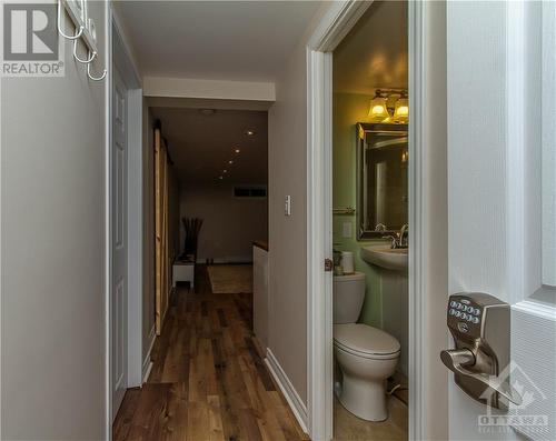 1952 Olympia Crescent, Ottawa, ON - Indoor Photo Showing Bathroom