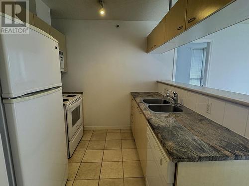 1601 1367 Alberni Street, Vancouver, BC - Indoor Photo Showing Kitchen With Double Sink