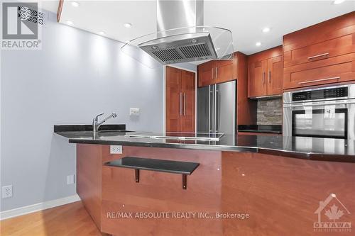 702 - 2019 Carling Avenue, Ottawa, ON - Indoor Photo Showing Kitchen