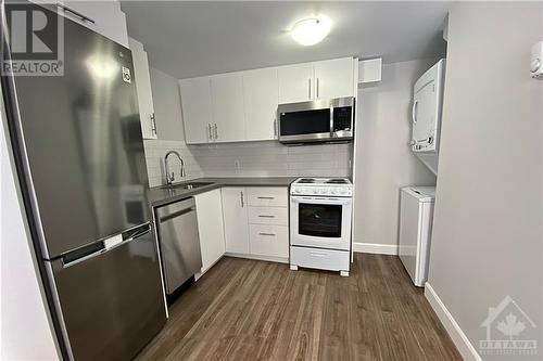 358 Booth Street Unit#3, Ottawa, ON - Indoor Photo Showing Kitchen