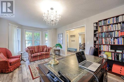 28 David Street, Ingersoll, ON - Indoor Photo Showing Living Room