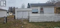 208 T AVENUE N  Saskatoon, SK S7L 3B2