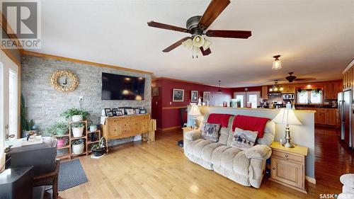 532 Gertie Street, Moosomin, SK - Indoor Photo Showing Living Room