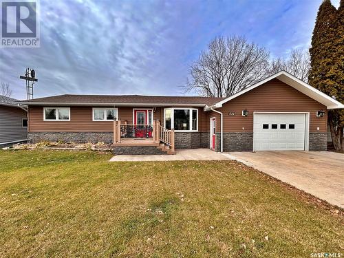 532 Gertie Street, Moosomin, SK - Outdoor