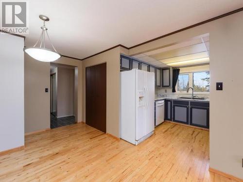 103 Rainbow Road, Whitehorse, YT - Indoor Photo Showing Kitchen