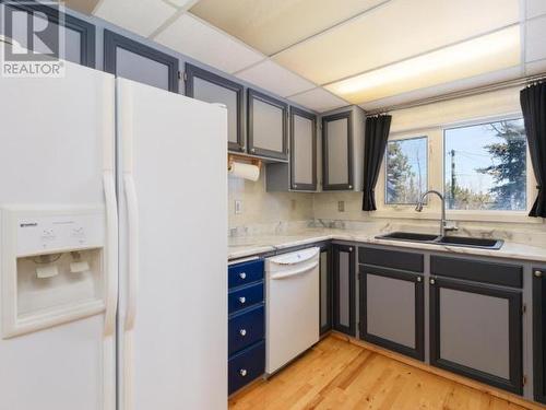 103 Rainbow Road, Whitehorse, YT - Indoor Photo Showing Kitchen