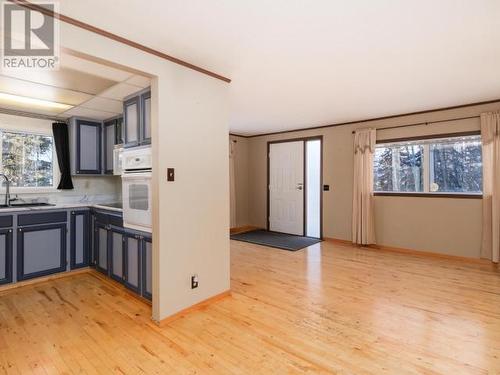 103 Rainbow Road, Whitehorse, YT - Indoor Photo Showing Kitchen