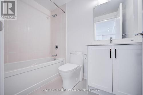 704 - 10 Gatineau Drive, Vaughan, ON - Indoor Photo Showing Bathroom