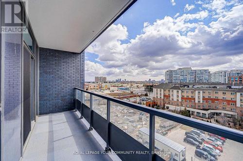 704 - 10 Gatineau Drive, Vaughan, ON - Outdoor With View