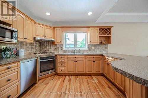 7 Whitetail Court, Guelph (Village), ON - Indoor Photo Showing Kitchen With Double Sink