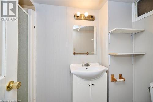 3281 Addison Avenue, Niagara Falls, ON - Indoor Photo Showing Bathroom