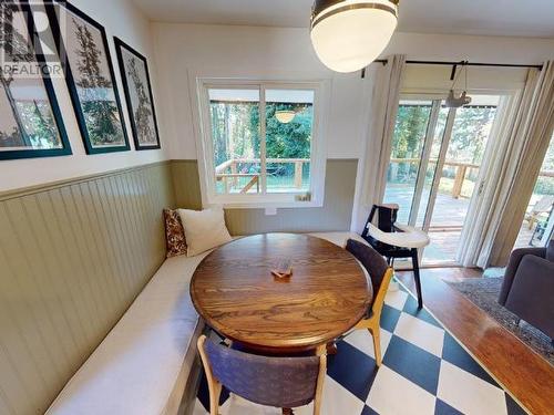 9259 Gela Road, Powell River, BC - Indoor Photo Showing Dining Room