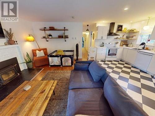 9259 Gela Road, Powell River, BC - Indoor Photo Showing Living Room With Fireplace