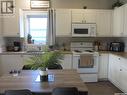 528 J Avenue N, Saskatoon, SK  - Indoor Photo Showing Kitchen 