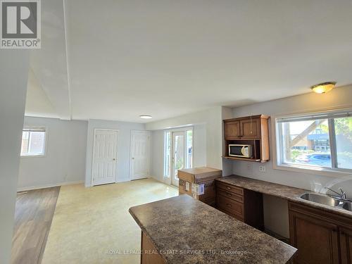 B - 76 Guelph Street, Halton Hills, ON - Indoor Photo Showing Kitchen