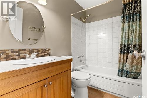 714 Callander Crescent N, Regina, SK - Indoor Photo Showing Bathroom