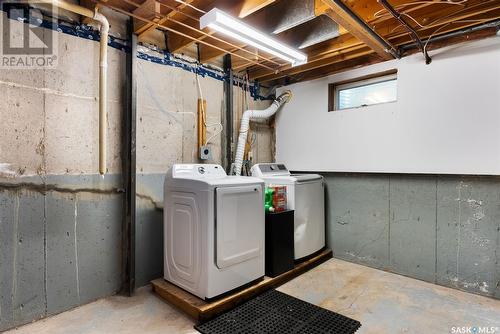 714 Callander Crescent N, Regina, SK - Indoor Photo Showing Laundry Room