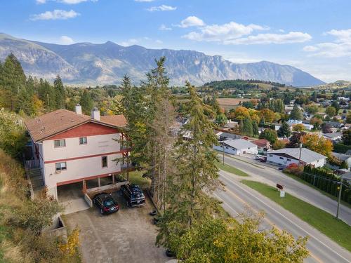 1/2/3 - 2303 Crawford Street, Creston, BC - Outdoor With View