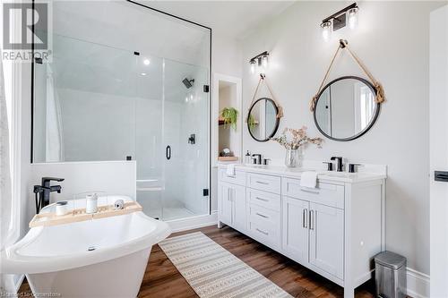 1329 Brant Highway 54, Caledonia, ON - Indoor Photo Showing Bathroom