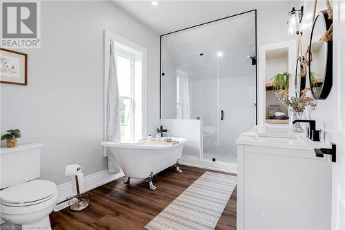 1329 Brant Highway 54, Caledonia, ON - Indoor Photo Showing Bathroom