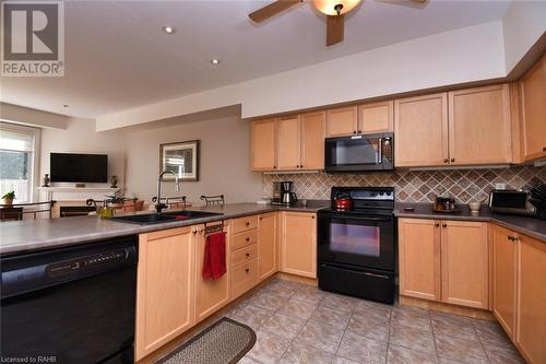 81 Valridge Drive Unit# 36, Ancaster, ON - Indoor Photo Showing Kitchen With Double Sink