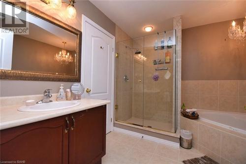 81 Valridge Drive Unit# 36, Ancaster, ON - Indoor Photo Showing Bathroom