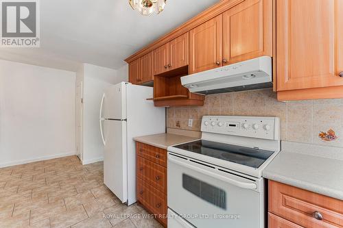 58 Mendota Road, Toronto, ON - Indoor Photo Showing Kitchen