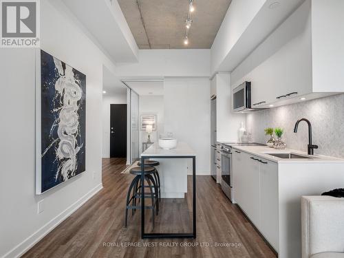 713 - 1808 St. Clair Avenue W, Toronto (Weston-Pellam Park), ON - Indoor Photo Showing Kitchen With Upgraded Kitchen