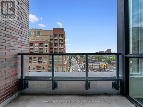 713 - 1808 St. Clair Avenue W, Toronto (Weston-Pellam Park), ON - Outdoor