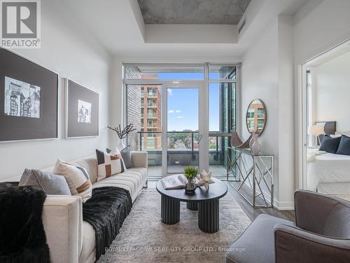 713 - 1808 St. Clair Avenue W, Toronto (Weston-Pellam Park), ON - Indoor Photo Showing Living Room