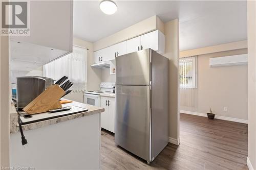 unit 4 kitchen - 256 South Drive, Simcoe, ON - Indoor Photo Showing Kitchen