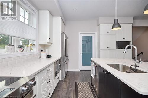 288 Glover Road Unit# 1, Stoney Creek, ON - Indoor Photo Showing Kitchen With Upgraded Kitchen