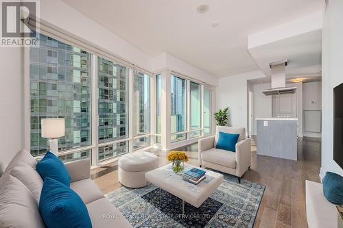 2411 - 8 The Esplanade, Toronto, ON - Indoor Photo Showing Living Room