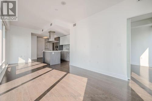 2411 - 8 The Esplanade, Toronto, ON - Indoor Photo Showing Kitchen