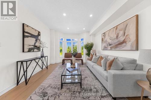 4 Powers Valley Court, Ajax (South East), ON - Indoor Photo Showing Living Room