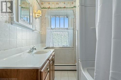 13171 Lakeshore Road, Wainfleet, ON - Indoor Photo Showing Bathroom