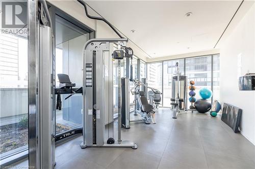 159 Dundas Street E Unit# 4103, Toronto, ON - Indoor Photo Showing Gym Room