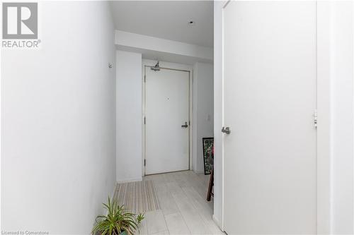 159 Dundas Street E Unit# 4103, Toronto, ON - Indoor Photo Showing Other Room