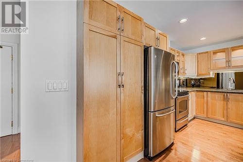 399 Elizabeth Street Unit# 611, Burlington, ON - Indoor Photo Showing Kitchen