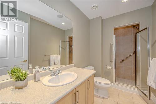 399 Elizabeth Street Unit# 611, Burlington, ON - Indoor Photo Showing Bathroom