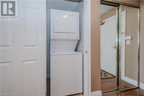 399 Elizabeth Street Unit# 611, Burlington, ON - Indoor Photo Showing Laundry Room