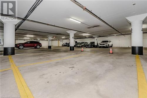 399 Elizabeth Street Unit# 611, Burlington, ON - Indoor Photo Showing Garage