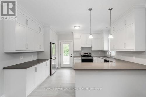 51 Natures Trail, Wasaga Beach, ON - Indoor Photo Showing Kitchen With Upgraded Kitchen