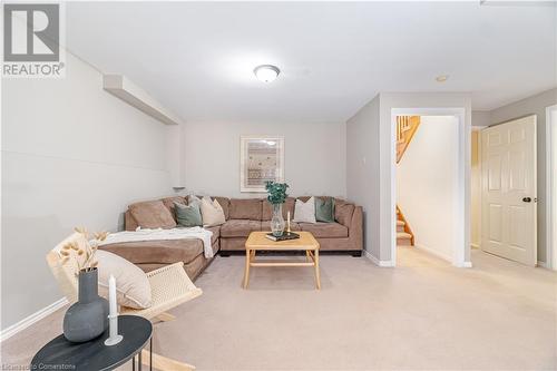 63 Hillgarden Drive, Stoney Creek, ON - Indoor Photo Showing Living Room