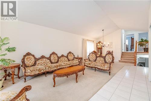 63 Hillgarden Drive, Stoney Creek, ON - Indoor Photo Showing Living Room