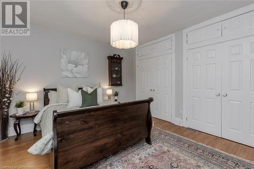 2411 Lakeshore Road, Burlington, ON - Indoor Photo Showing Bedroom