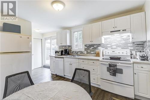 185 Simcoe Street E, Hamilton, ON - Indoor Photo Showing Kitchen