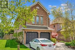 144 COVE Crescent  Stoney Creek, ON L8E 5A2