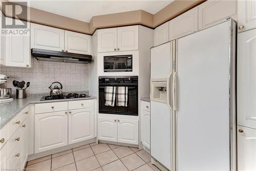 144 Cove Crescent, Stoney Creek, ON - Indoor Photo Showing Kitchen