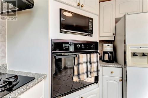 144 Cove Crescent, Stoney Creek, ON - Indoor Photo Showing Kitchen